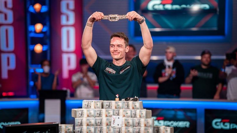 From Online Grind to Live Circuit: Transitioning into the Poker Lifestyle